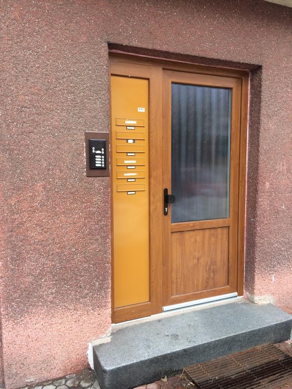 Apartman Namesti Horniku ทรุตนอฟ ภายนอก รูปภาพ